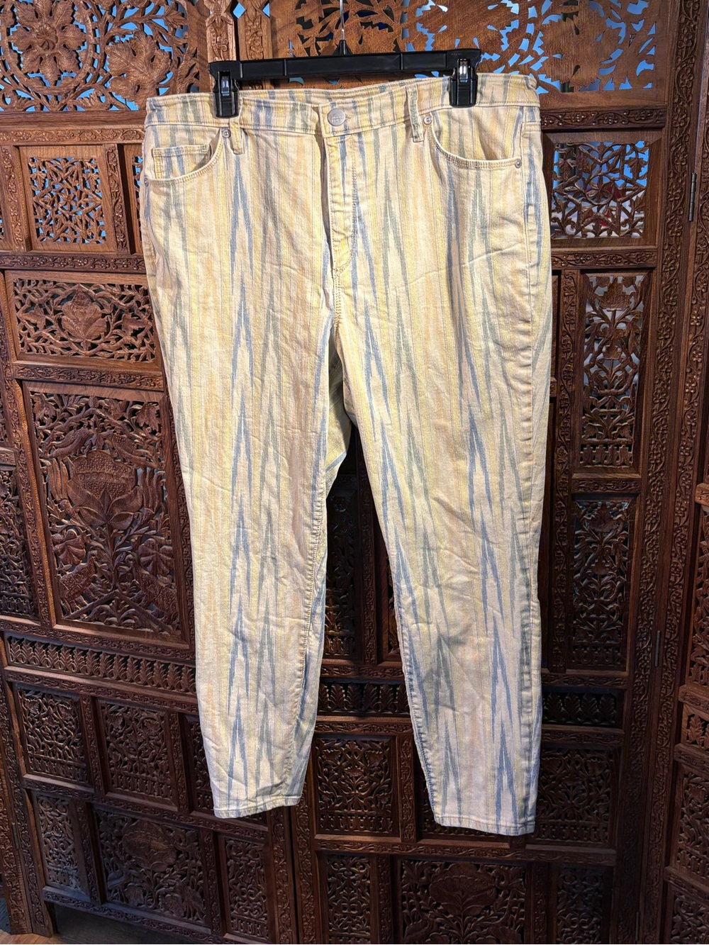 LOFT Women’s Light Yellow Chinos with Pale Blue Stripe